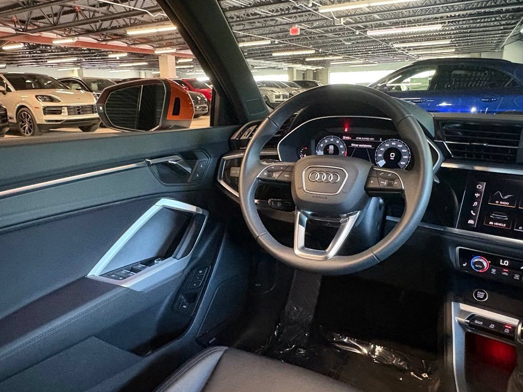Used 2025 Audi Q3 2.0T Premium Plus w/ Premium Plus Package AWD/4WD image 17