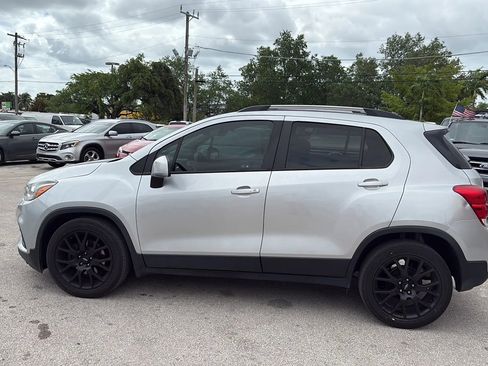 Used 2022 Chevrolet Trax LT w/ Sport Edition FWD image 8