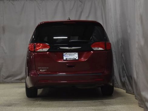Used 2023 Chrysler Voyager LX FWD image 8