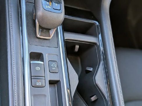 Used 2024 Nissan Pathfinder SV image 16