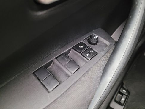 Used 2021 Toyota Corolla LE image 27