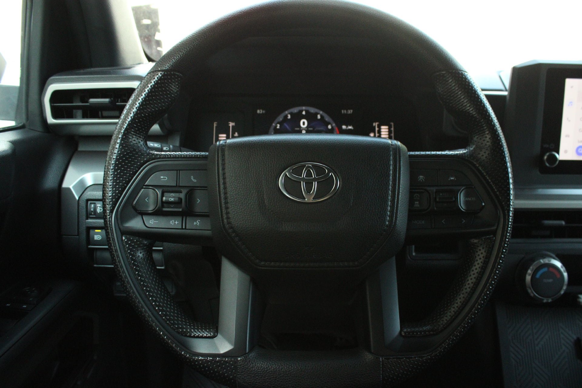 Used 2025 Toyota Tacoma SR5 AWD/4WD image 26