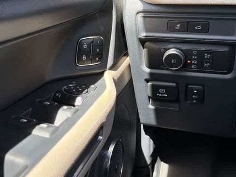 Used 2022 Ford Expedition Limited image 15