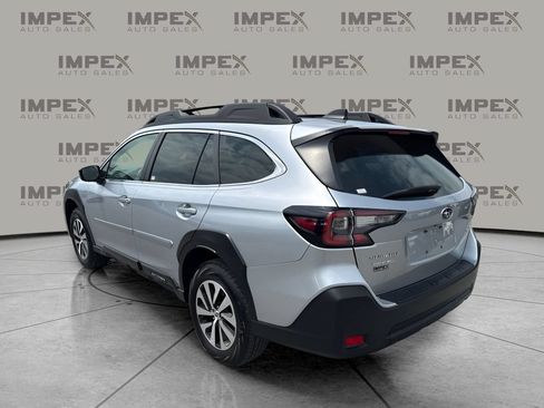 Used 2025 Subaru Outback Premium w/ Popular Package #1 AWD/4WD image 2
