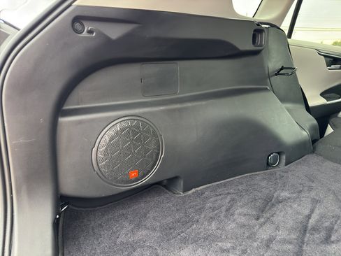 Used 2022 Toyota RAV4 Limited image 15