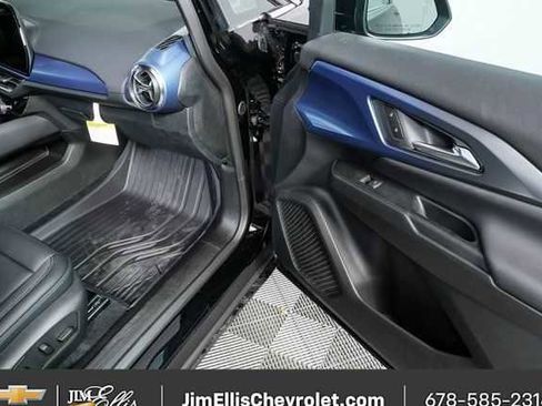 New 2026 Chevrolet Equinox EV LT w/ Convenience Package II FWD image 23