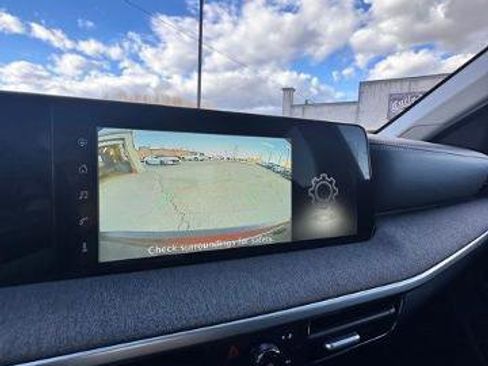 Certified 2025 Nissan Kicks SV image 16