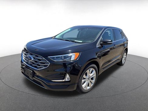 Used 2022 Ford Edge Titanium w/ Equipment Group 301A AWD/4WD image 2