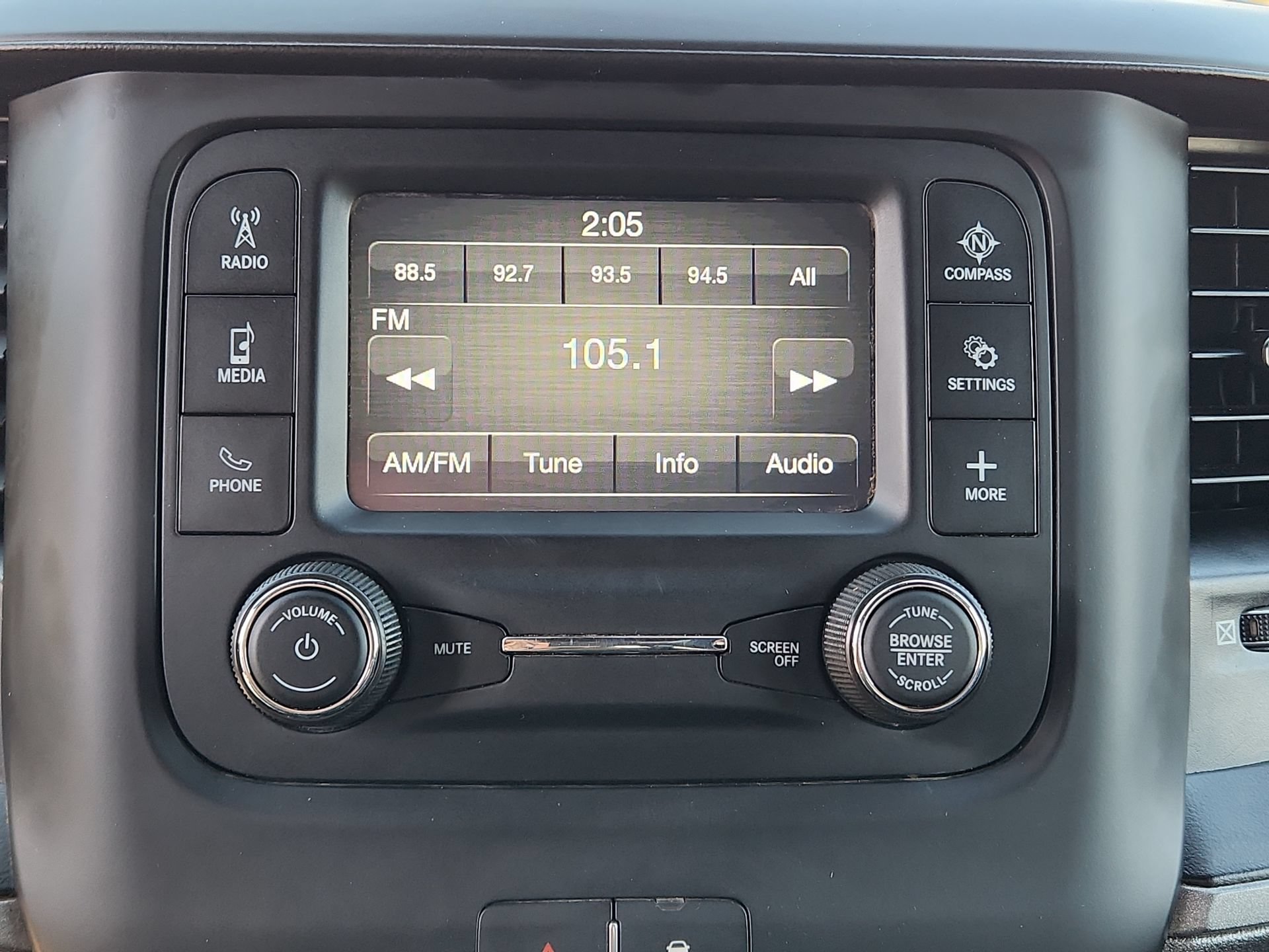 Used 2022 RAM 2500 Tradesman w/ Chrome Appearance Group AWD/4WD image 12