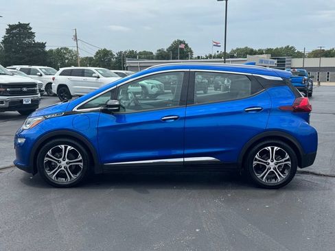 Used 2017 Chevrolet Bolt Premier w/ Driver Confidence II Package FWD image 27