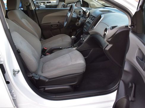 Used 2016 Chevrolet Sonic LS image 17