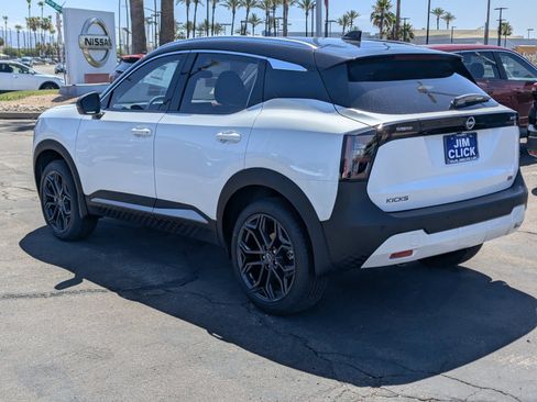 New 2026 Nissan Kicks SR FWD image 4
