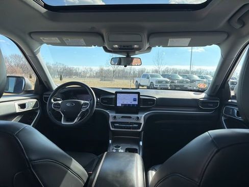 Certified 2022 Ford Explorer XLT w/ Equipment Group 202A image 19