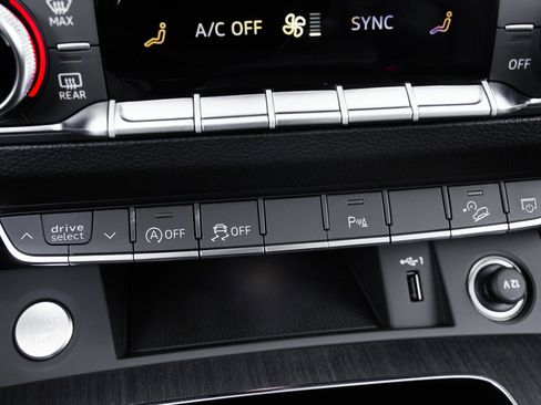 Certified 2025 Audi Q5 2.0T Premium Plus w/ Premium Plus Package image 18