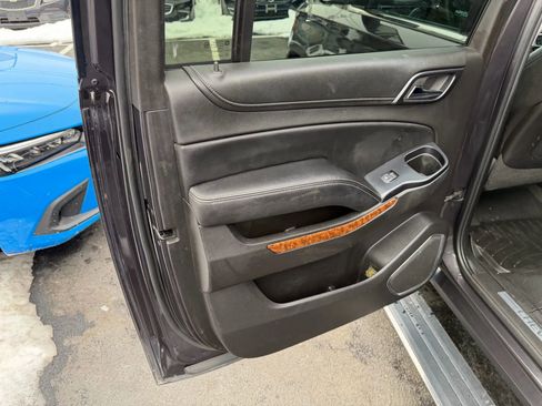 Used 2015 Chevrolet Suburban LTZ image 25