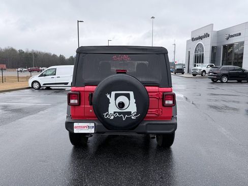 Used 2018 Jeep Wrangler Sport image 8