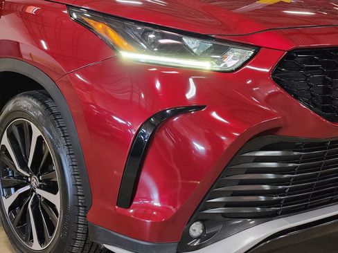 Used 2022 Toyota Highlander XSE image 13