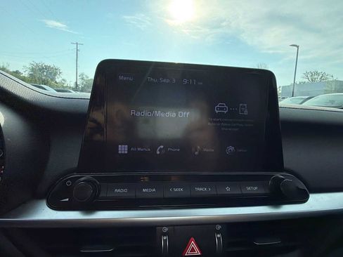 Used 2022 Kia Forte LXS FWD image 24