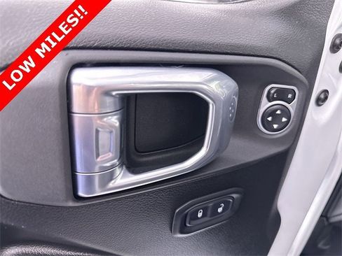 Used 2024 Jeep Wrangler Sport S image 24