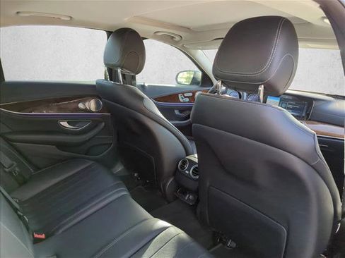 Used 2017 Mercedes-Benz E 300 image 22