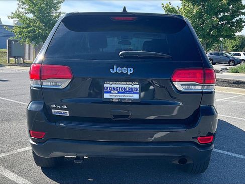 Used 2018 Jeep Grand Cherokee Laredo AWD/4WD image 5