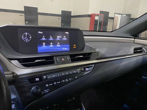 Used 2019 Lexus ES 350 F Sport w/ Accessory Package 2 FWD image 8