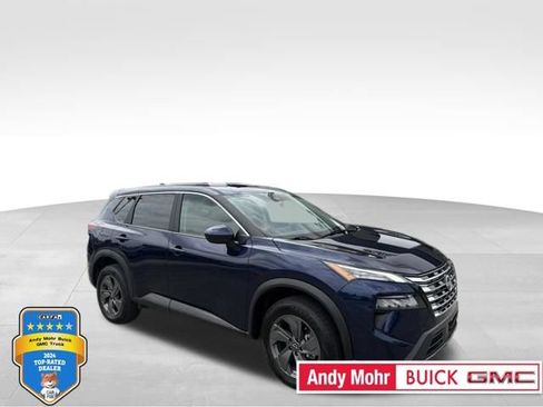 Used 2025 Nissan Rogue SV AWD/4WD image 1