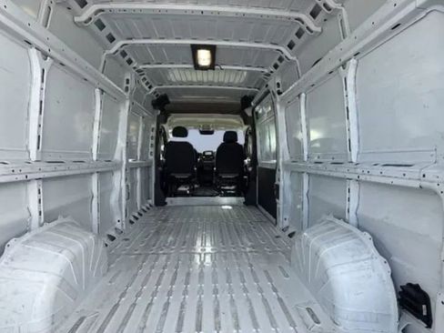 Used 2025 RAM ProMaster 2500 w/ Convenience Group image 15