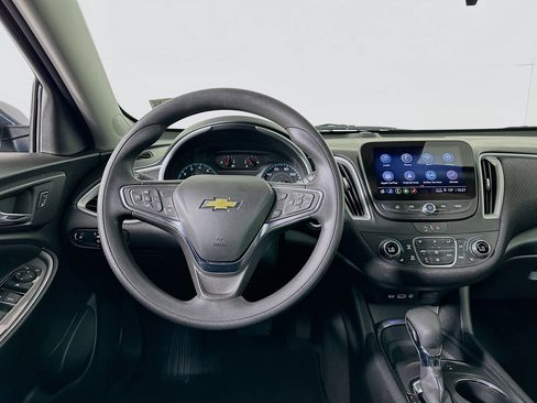Used 2024 Chevrolet Malibu LT image 17