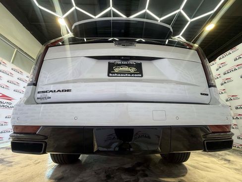 Used 2021 Cadillac Escalade Sport w/ Driver Assist Tech Package AWD/4WD image 13