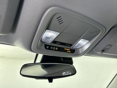 Used 2025 Chevrolet Malibu LS image 9