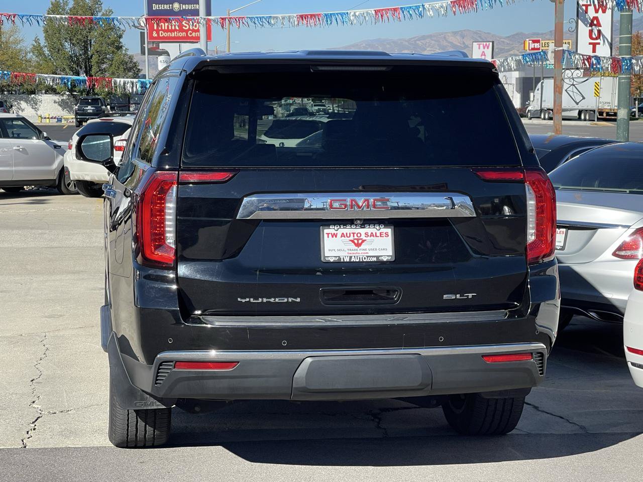 Used 2021 GMC Yukon XL SLT w/ SLT Luxury Plus Package AWD/4WD image 6