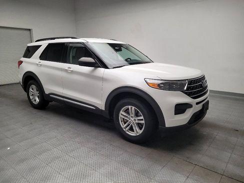 Used 2020 Ford Explorer XLT w/ Comfort Package image 11