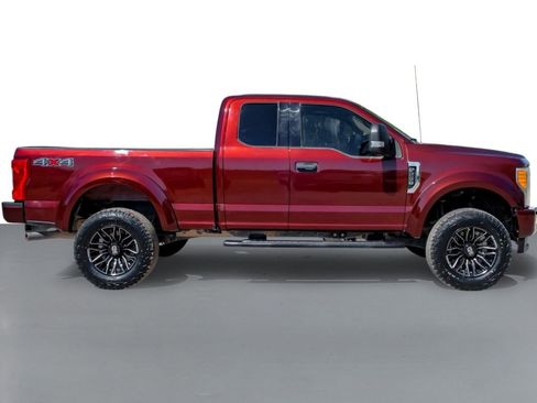Used 2017 Ford F250 XLT AWD/4WD image 6
