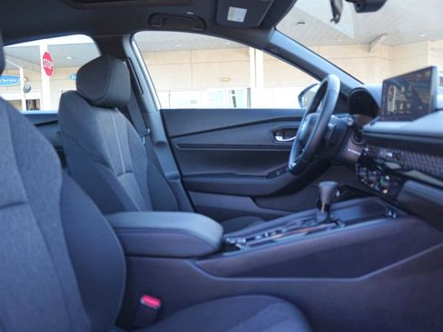 Used 2025 Honda Accord Sport image 15