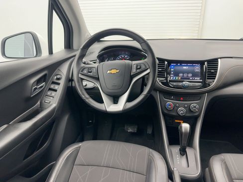 Certified 2022 Chevrolet Trax LT w/ Sport Edition image 24