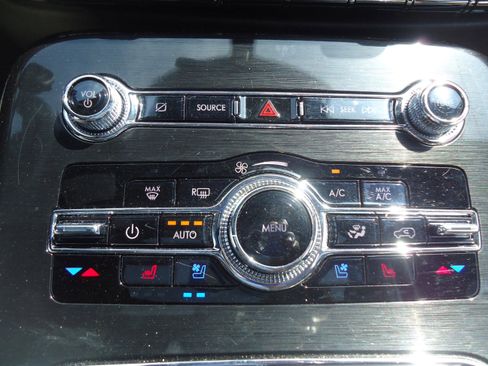 Used 2023 Lincoln Nautilus Reserve w/ Equipment Group 201A image 19