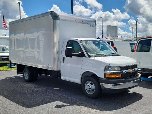 New 2025 Chevrolet Express 3500 w/ Power Convenience Package image 25