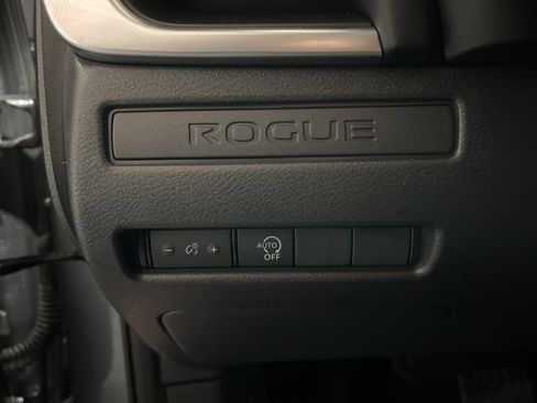 Used 2023 Nissan Rogue S AWD/4WD image 12