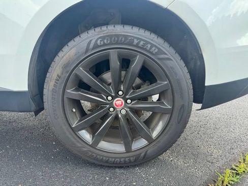 Used 2018 Jaguar F-PACE Prestige AWD/4WD image 11