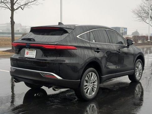 Certified 2023 Toyota Venza XLE image 5