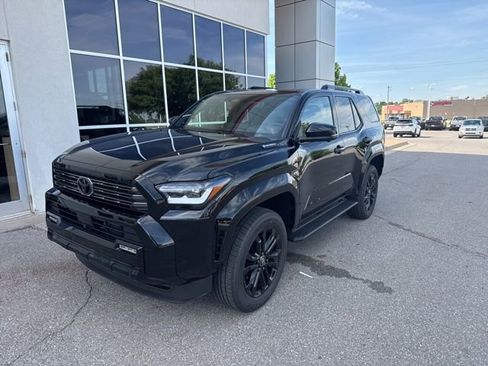 Used 2025 Toyota 4Runner 4WD image 1