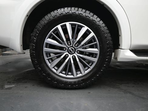 Used 2024 Nissan Armada SL w/ Captain's Chairs Package RWD image 9