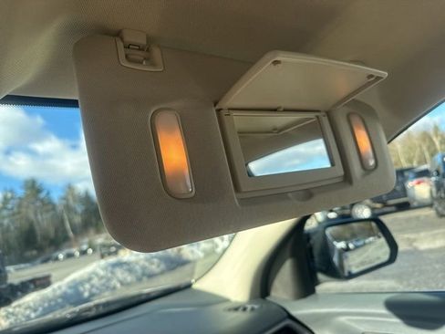 Used 2022 GMC Acadia Denali image 25