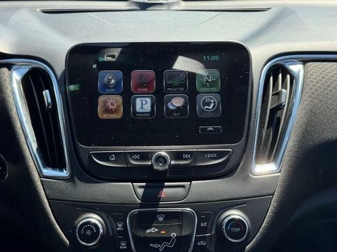 Used 2016 Chevrolet Malibu LT FWD image 3