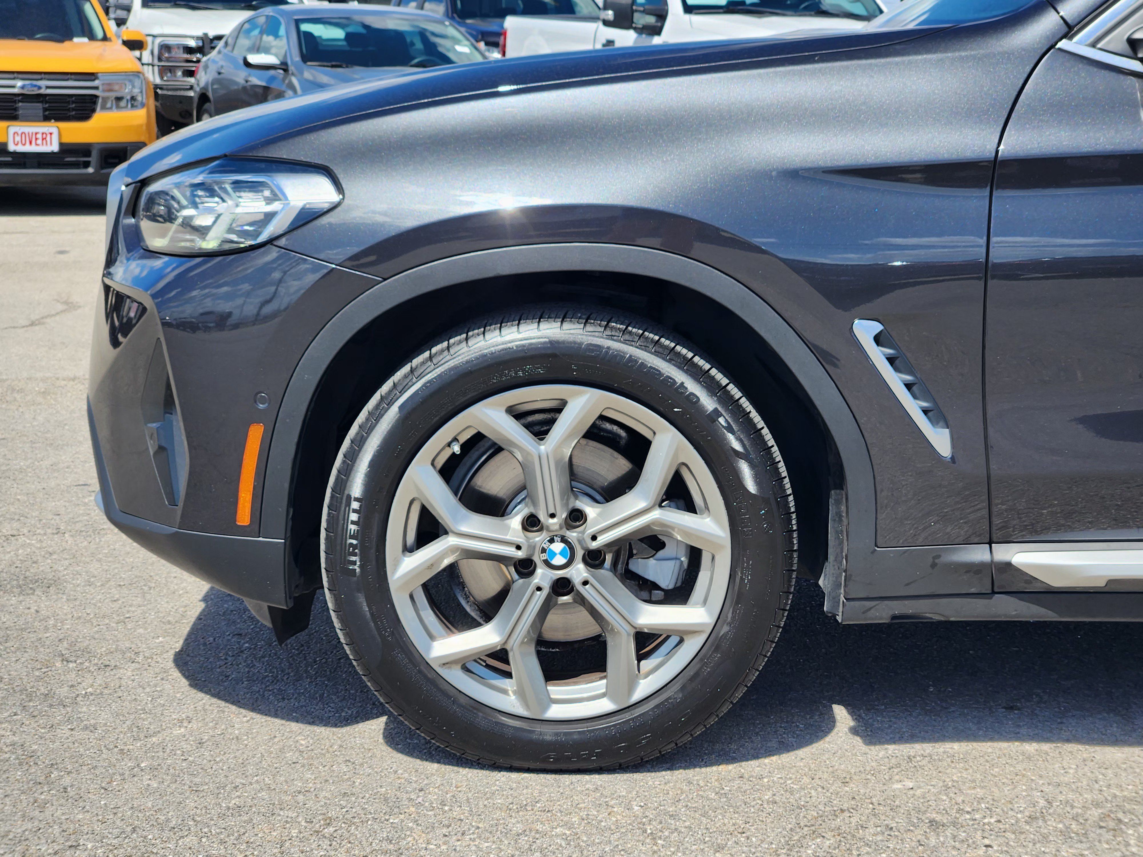 Used 2024 BMW X4 xDrive30i w/ Parking Assistance Package AWD/4WD image 9