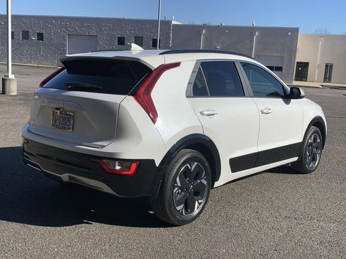 Used 2024 Kia Niro Wind image 2