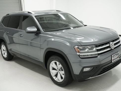 Used 2018 Volkswagen Atlas SE FWD image 3
