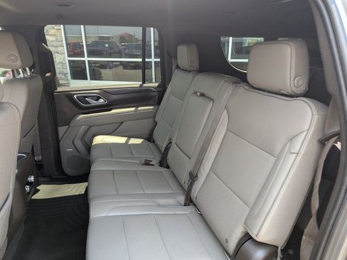 Used 2021 GMC Yukon XL SLT AWD/4WD image 26