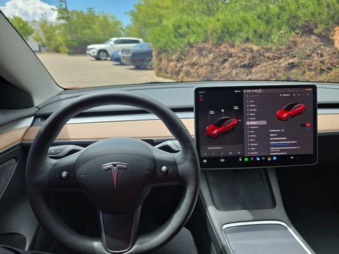 Used 2023 Tesla Model 3 Standard Range RWD image 4